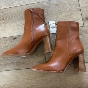 NWT Express Faux Leather Stacked Block Heel Booties Camel Brown Fall Boots 6
